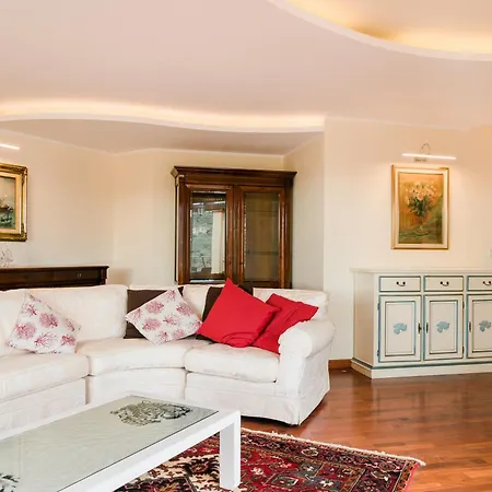 Elenad Apartman *
